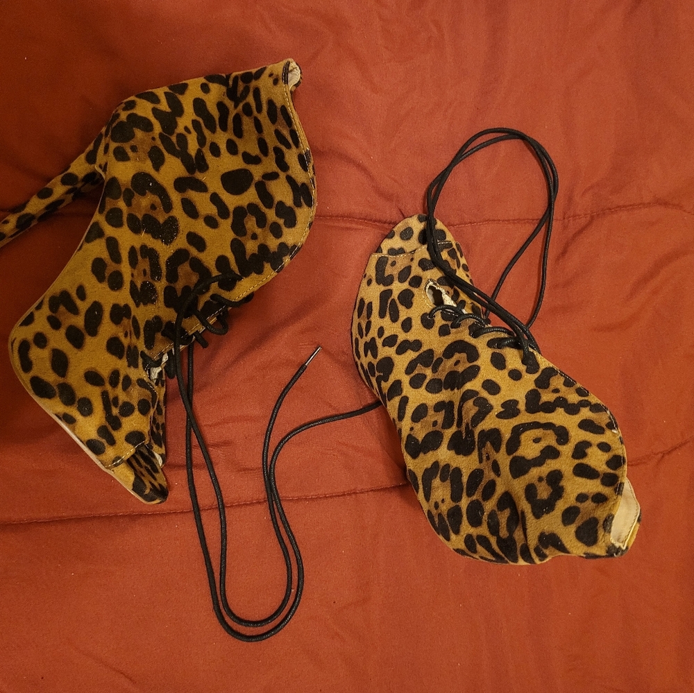 Shoes - Picture 2 of 2